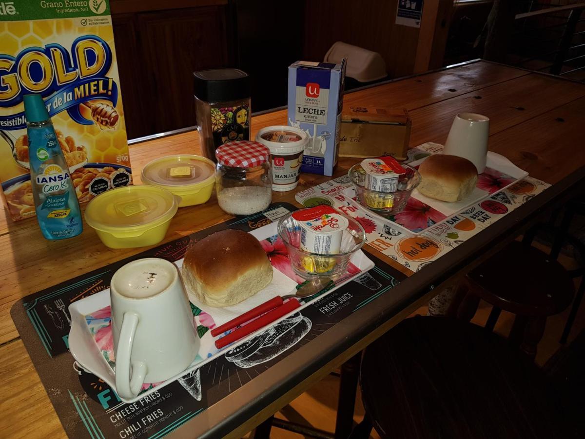Hostal La Morenita Punta Arenas Bagian luar foto
