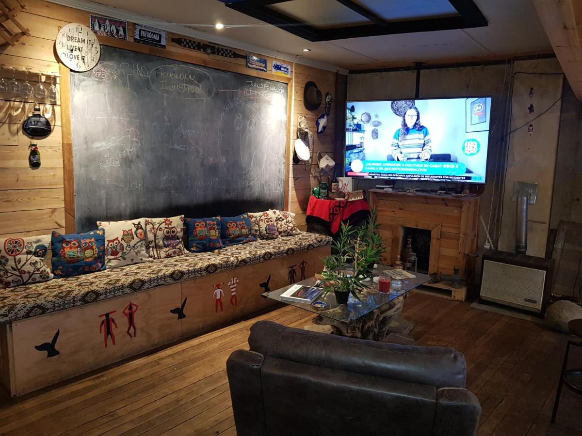 Hostal La Morenita Punta Arenas Bagian luar foto