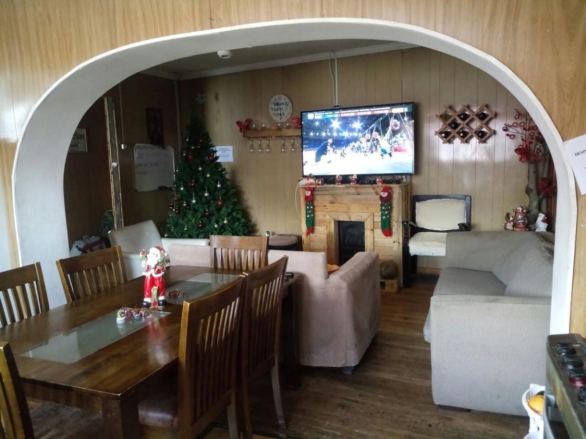 Hostal La Morenita Punta Arenas Bagian luar foto